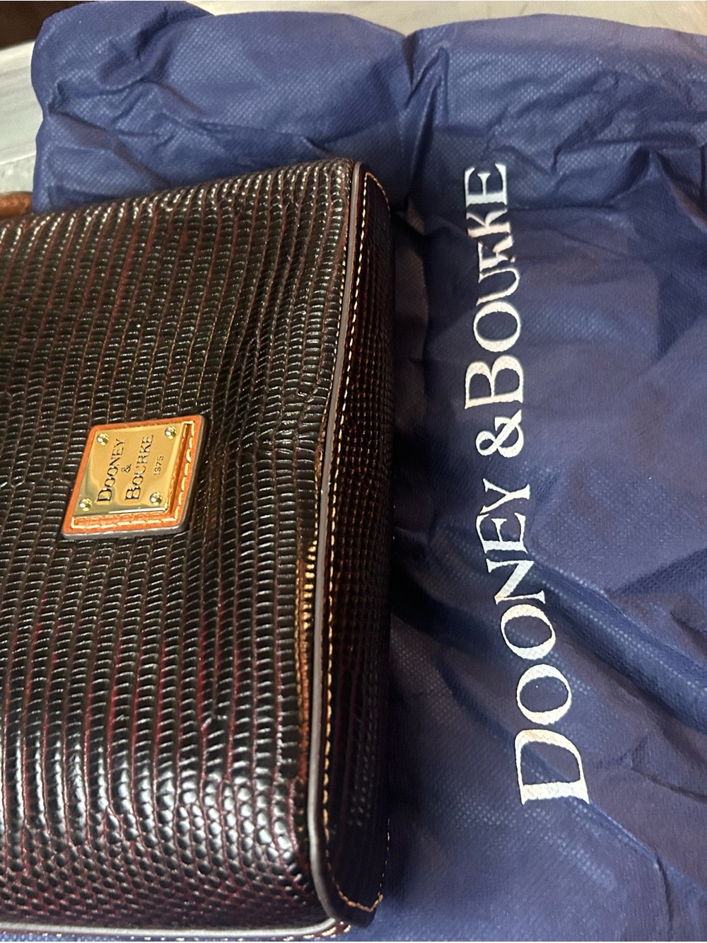 Dooney & Bourke Brown Lizard-Embossed Crossbody with Tan Trim - Picture 3 of 9